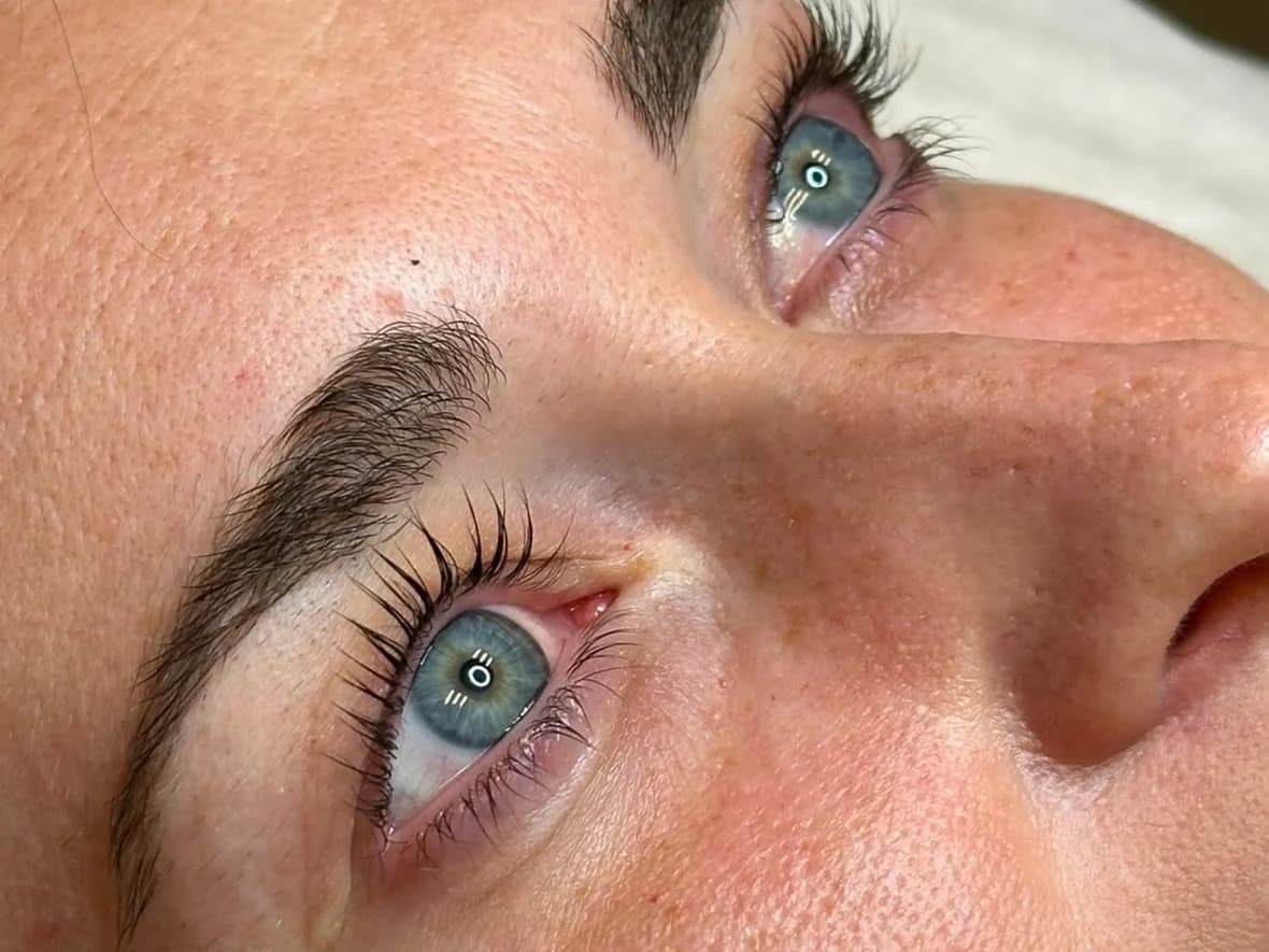 Lash lift – dvig trepalnic